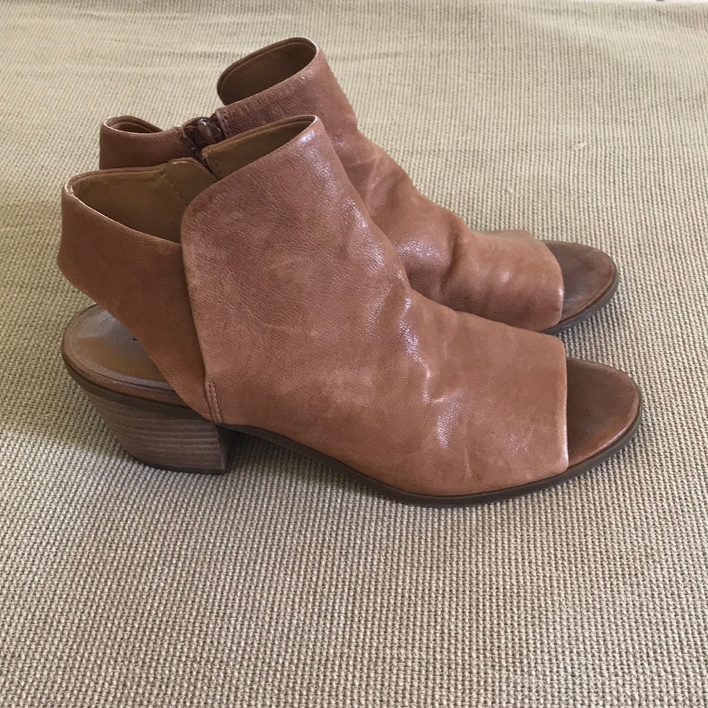 Lucky brand leather sandals